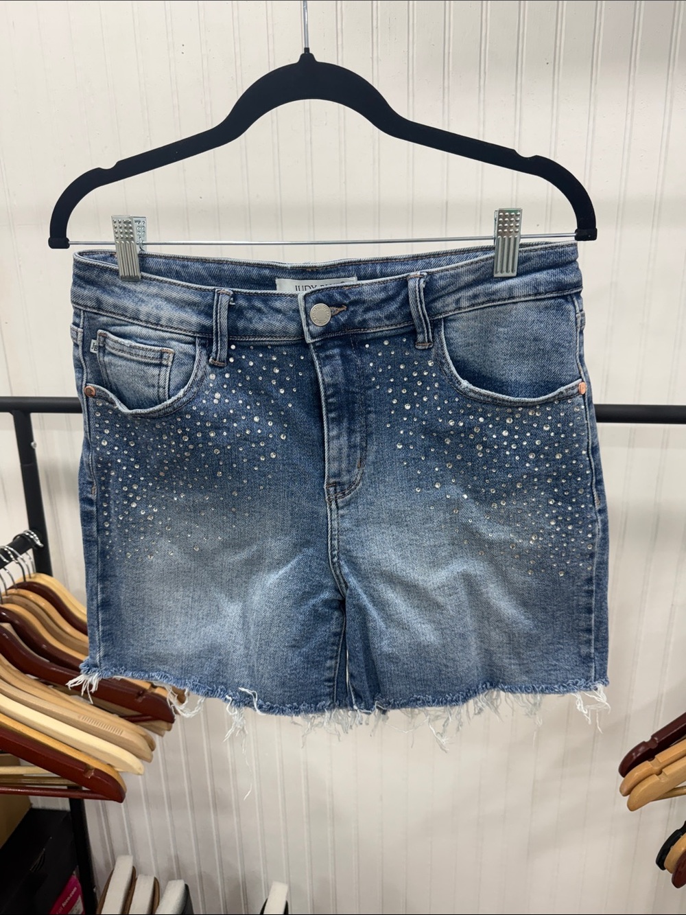 NWOT Judy Blue Distressed Embellished Medium Blue Jean Shorts Size Large
